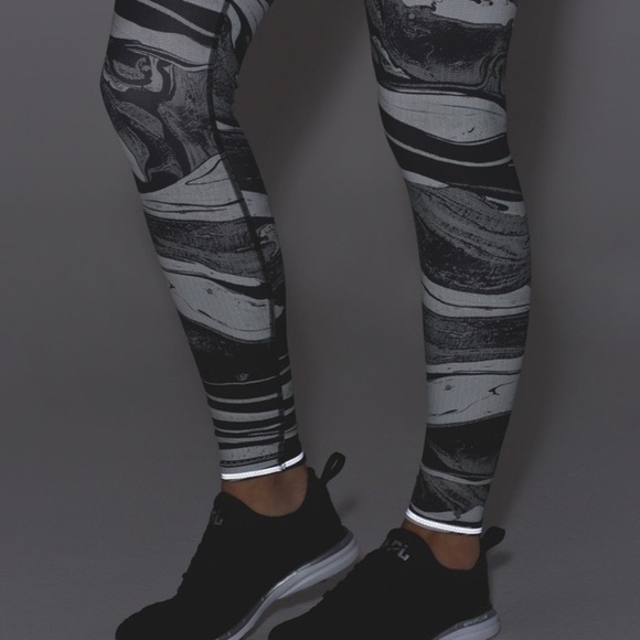 Lululemon Speed Wunder Tight (Nulux) Marbled Mix 50G White Black Size 6 - Picture 13 of 13